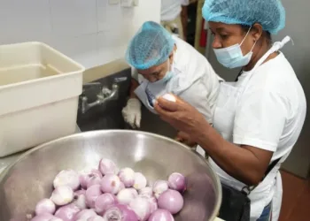 CAF y Banreservas firman acuerdo por US$50 millones para fortalecer pymes sostenibles