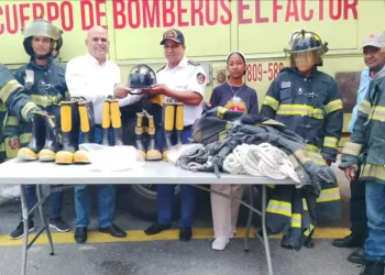 Bomberos de El Factor recibe importante donación de equipos desde NY; vive proceso de relanzamiento institucional
