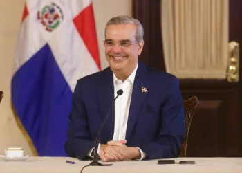 Abinader convoca a expresidentes Fernández, Medina y Mejía a reunión de alto nivel sobre crisis en Haití